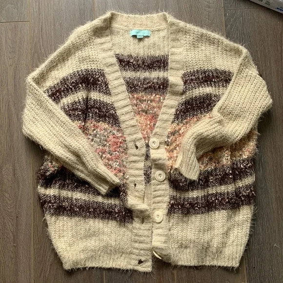 Fuzzy Boho Sweater - Picture 1 of 3